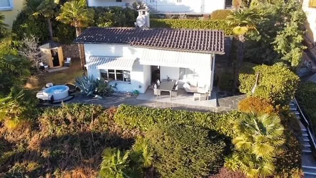 Casa Helios - Traumhafte Seesicht, Jacuzzi, Sauna Orselina